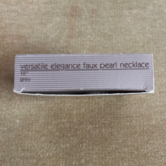 VINTAGE (1989) VERSATILE ELEGANCE FAUX PEARL NECKLACE - Picture 4 of 5